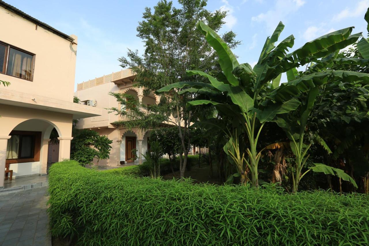 Hotel Sunbird Bharatpur Dış mekan fotoğraf