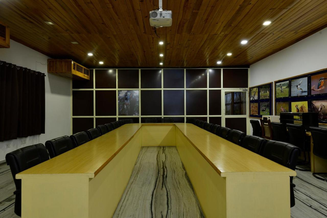 Hotel Sunbird Bharatpur Dış mekan fotoğraf