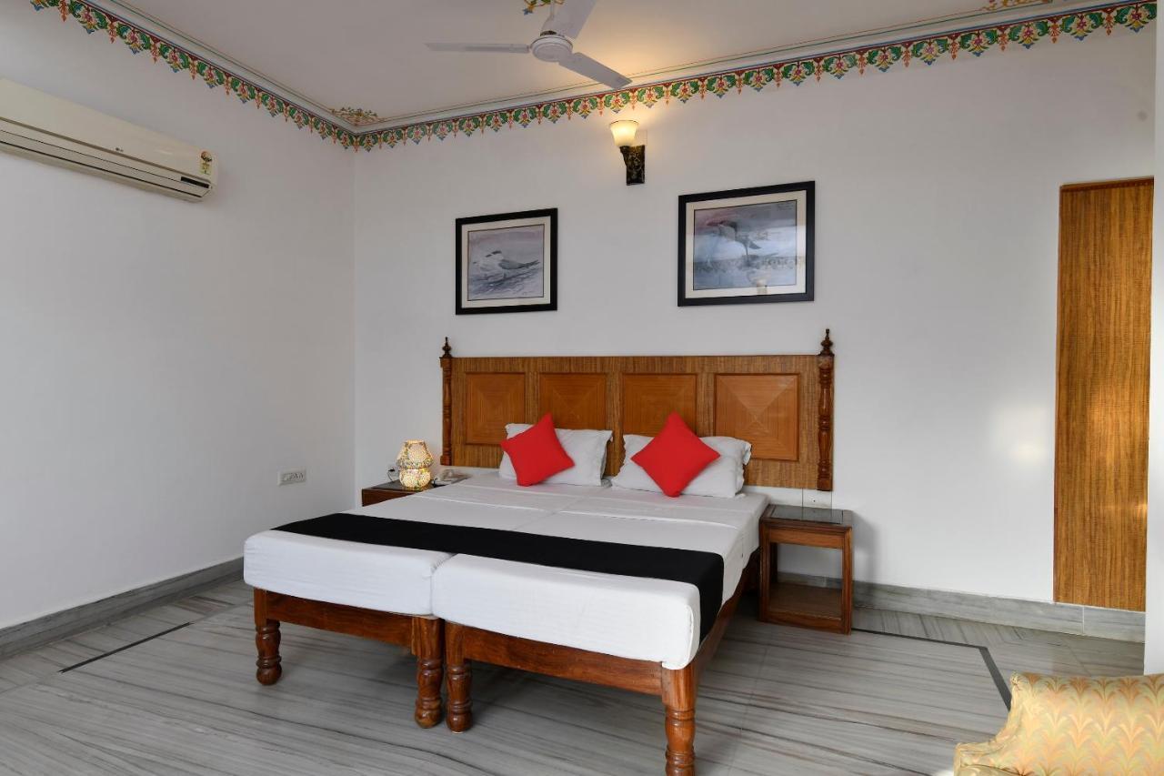 Hotel Sunbird Bharatpur Dış mekan fotoğraf