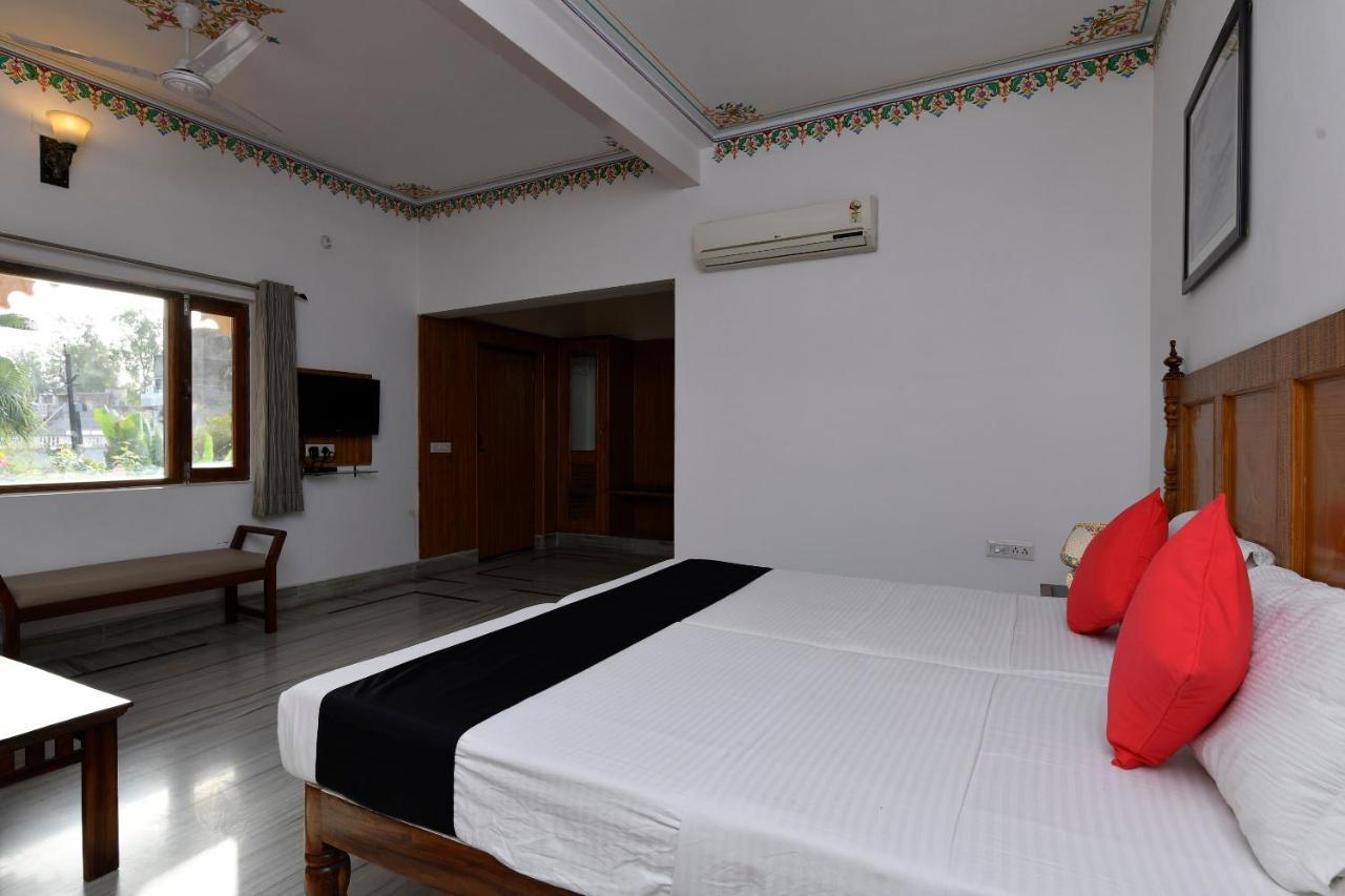 Hotel Sunbird Bharatpur Dış mekan fotoğraf