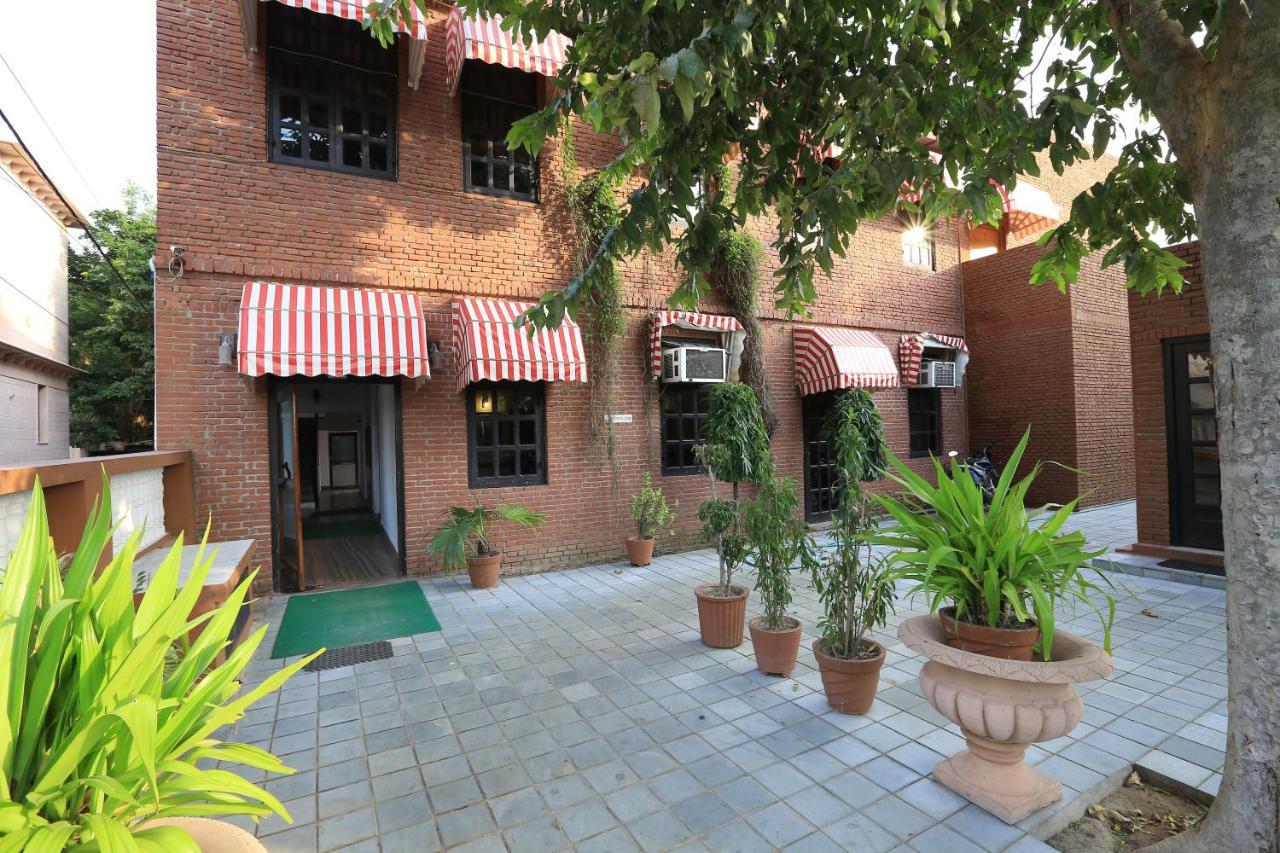 Hotel Sunbird Bharatpur Dış mekan fotoğraf