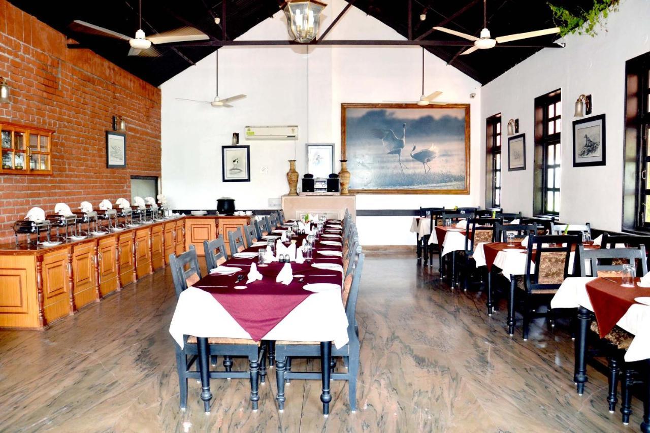 Hotel Sunbird Bharatpur Dış mekan fotoğraf