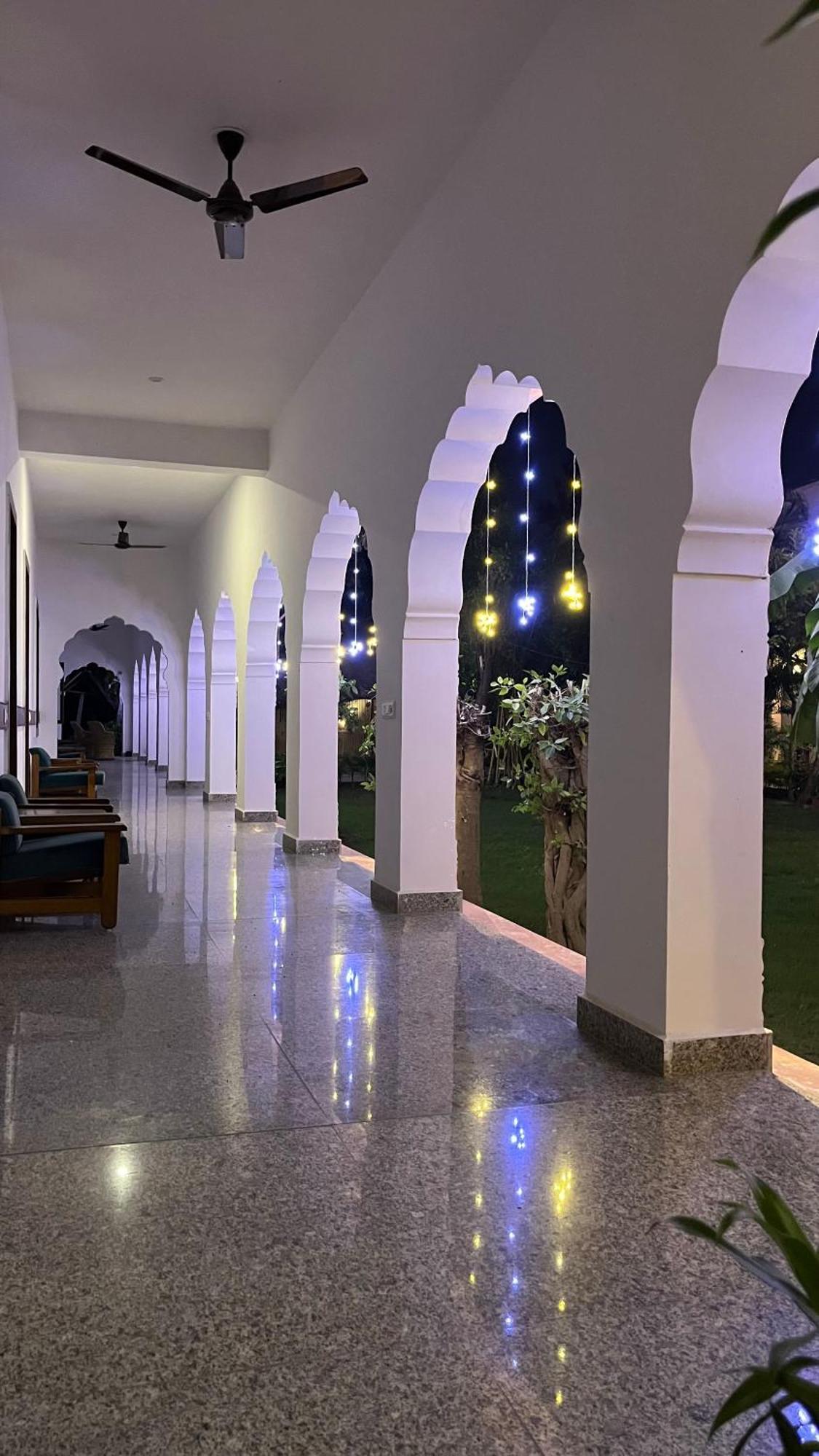 Hotel Sunbird Bharatpur Dış mekan fotoğraf